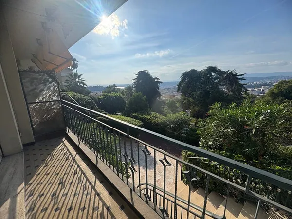 MONT ALBAN - T2 meublé vue dégagée