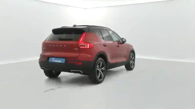 Volvo Xc40 t3 163ch r-design geartronic 8 suréquipé + toit ouvrant — photo 5