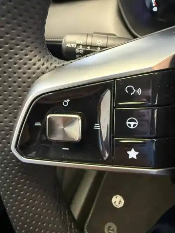 Mg Zs 1.5 l hybrid+ 197 ch — photo 64
