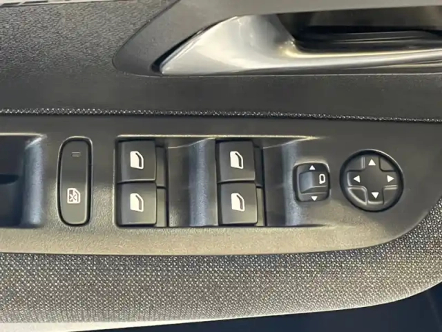 Peugeot 208 100 s&amp;s bvm6 — photo 58