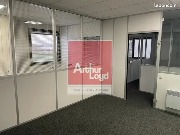 Bureaux 294 m² SENS