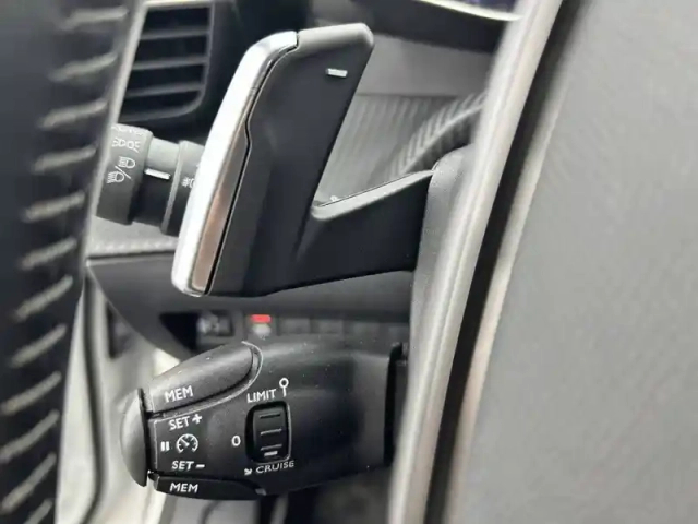 Peugeot 2008 puretech 130 s&amp;s eat8 — photo 20