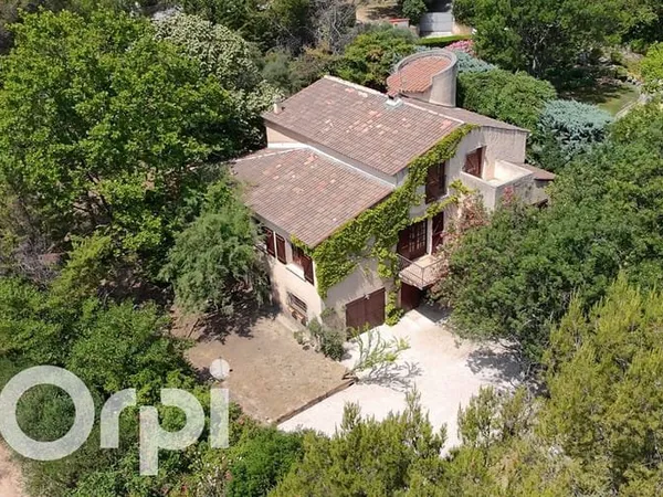 Maison 6 pièces 208 m²