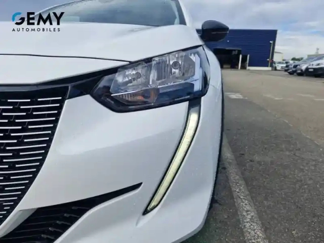 Peugeot 208 electrique 50 kwh 136ch — photo 13