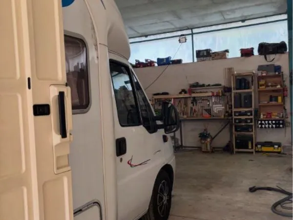 Place sécurisée pour vans ou camping car dans atelier