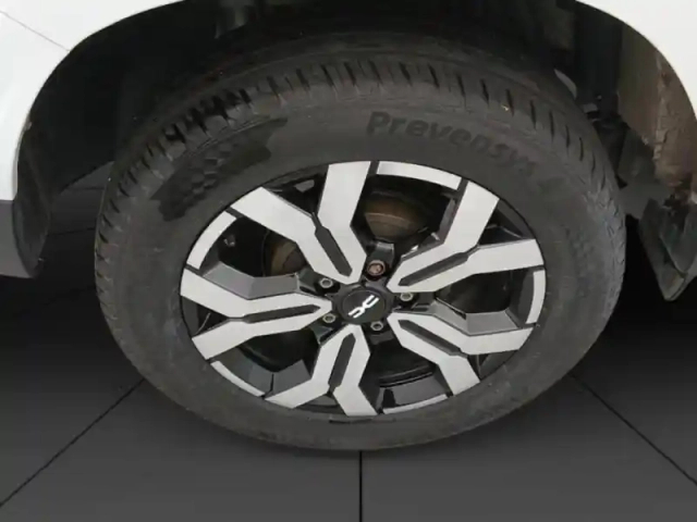 Dacia Duster 1.0 eco-g 100ch  journey 4x2 — photo 11