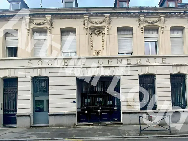 Local commercial 215 m²