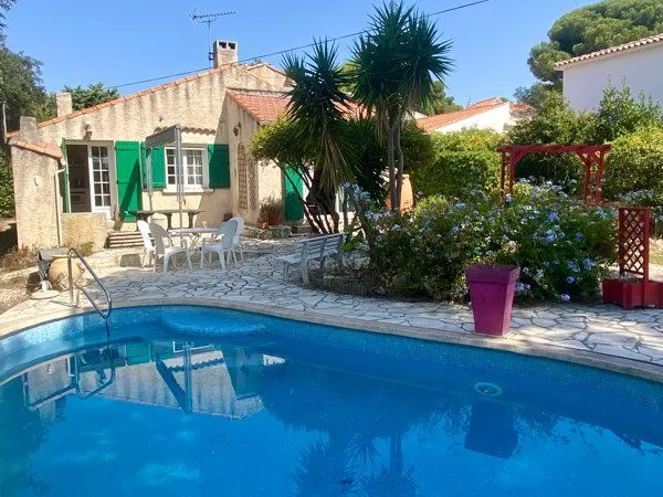 Villa familiale avec piscine et jardin à proximité de la mer - Bail mobilité