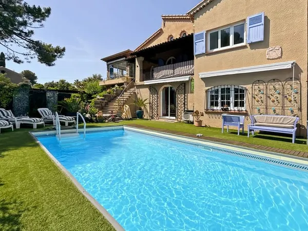 Maison 6 pièces 180 m²