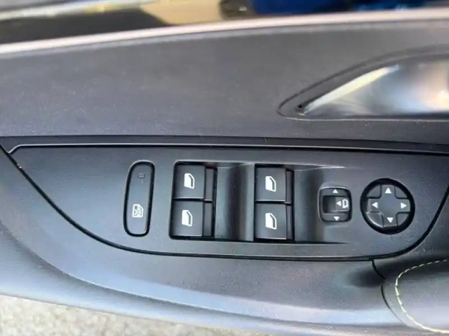 Peugeot 2008 electrique 136 ch — photo 46