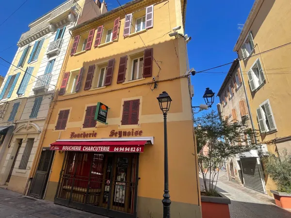 Immeuble 3 pièces 147 m²