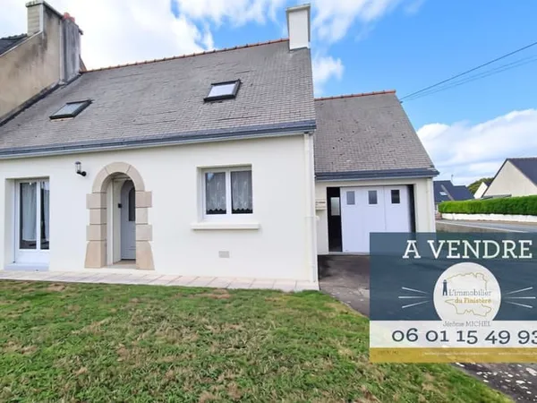 Une maison de 1983 de trois pièce principales sur 418 m2