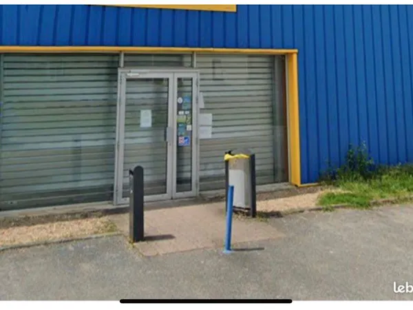 Local commercial 1 pièce 1050 m²