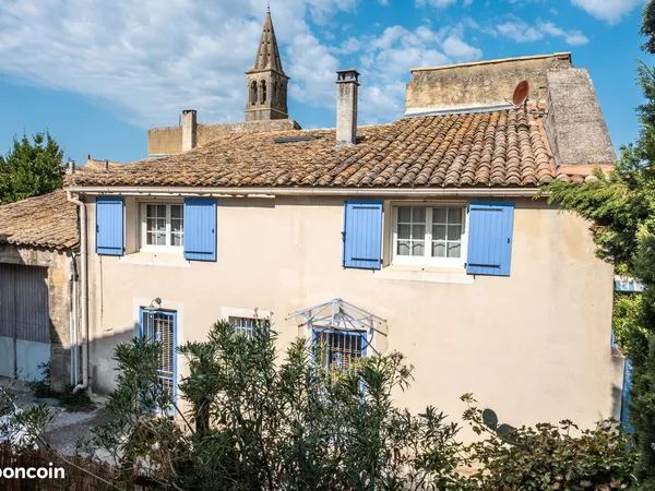 Ancienne bergerie de caractère rénovée - 110 m² - 3 chambres - cour, piscine et terrasse tropézienne