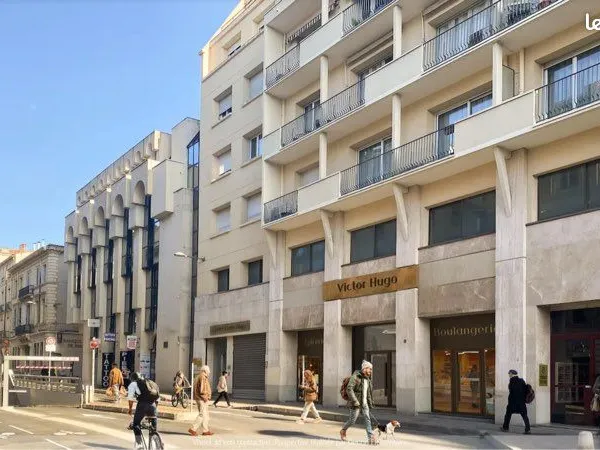 Local professionnel avec vitrine - 72 m² - Montpellier Centre