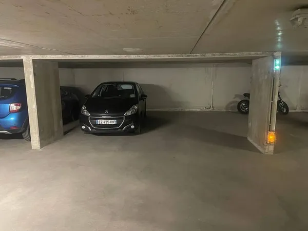 Parking 13 m²