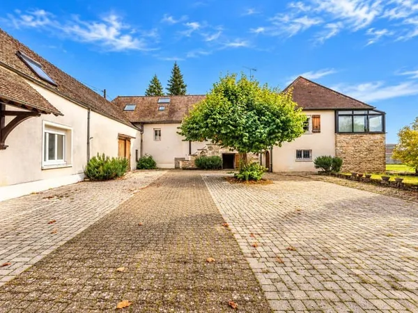 Maison 9 pièces 282 m²