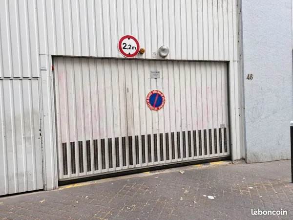 Location Parking Buttes Chaumont