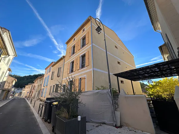 Location Meyrargues centre LC Gestion vous propose un appartement neuf de type 3 avec balcon plein s
