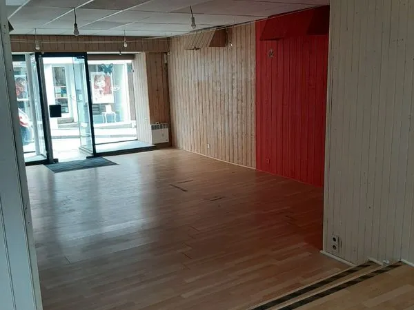 Local commercial / boutique bureau hyper centre