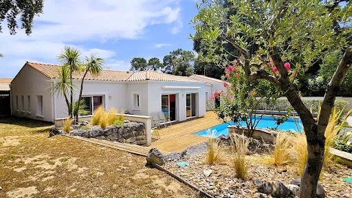 Maison 11 pièces 275 m²
