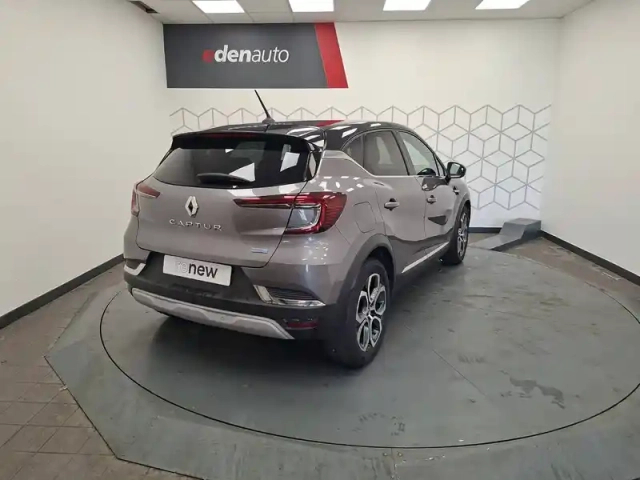 Renault Captur e-tech plug-in 160 — photo 13