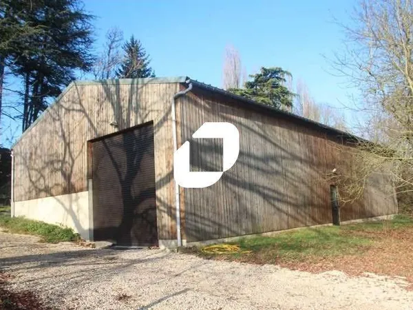 Local d'activité 1116 m²