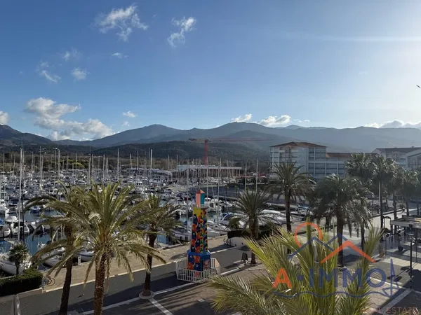 Rare ! Spacieux T3 de plain pied avec 3 loggias sur le Port