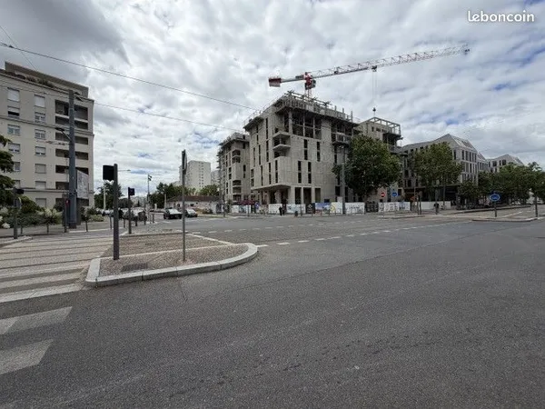 Commerce habillement/textile 72 m²