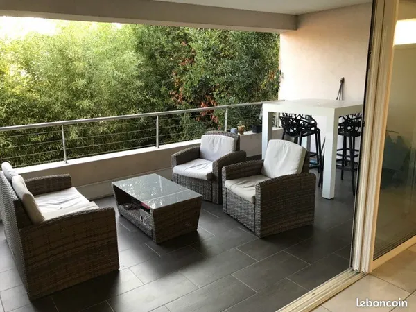 P3 95 m2 terrasse proche centre-ville