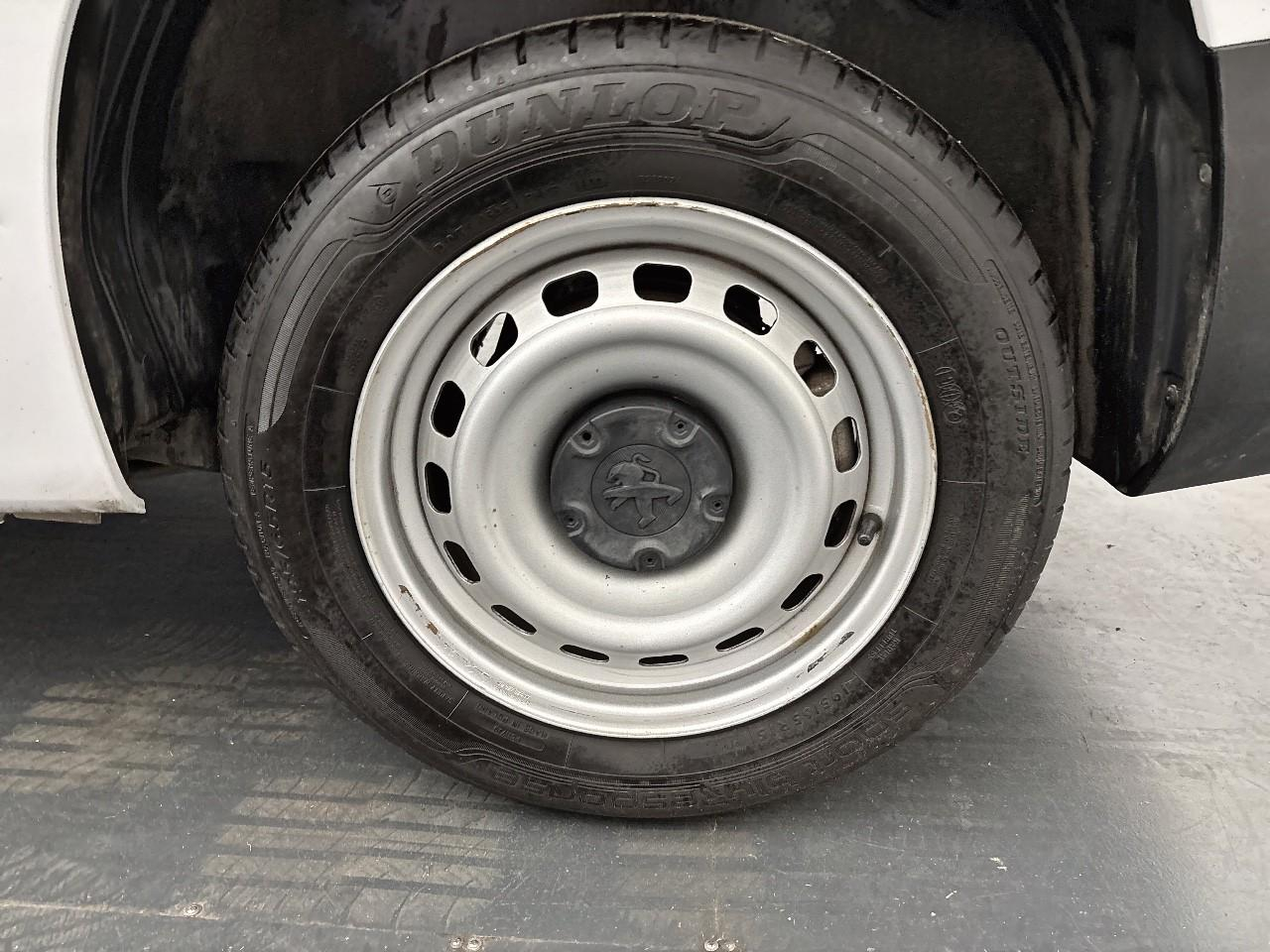 Peugeot Partner fourgon m 650 kg bluehdi 100 s&s bvm6 — photo 16