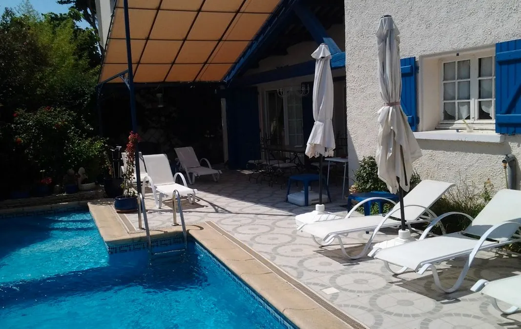 Photo 1
