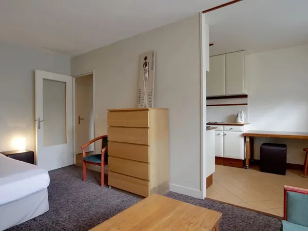 Paris 75009 . Liège. Rue de Clichy. Studio 35m² Ascenseur - 395 000 euros