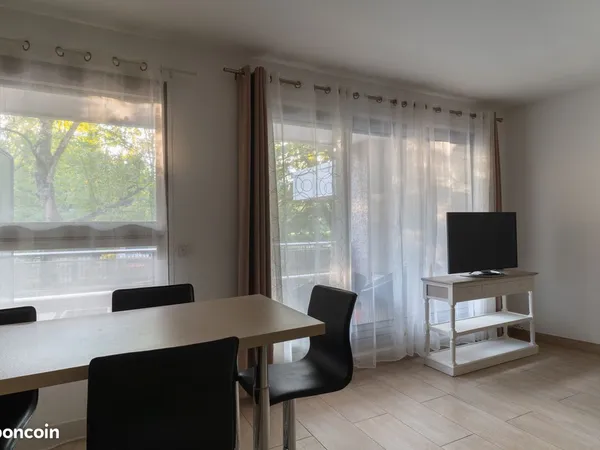 Grand Studio / T1 bis 37m² avec balcon et parking - Saint-Gratien (Gare à 500m)