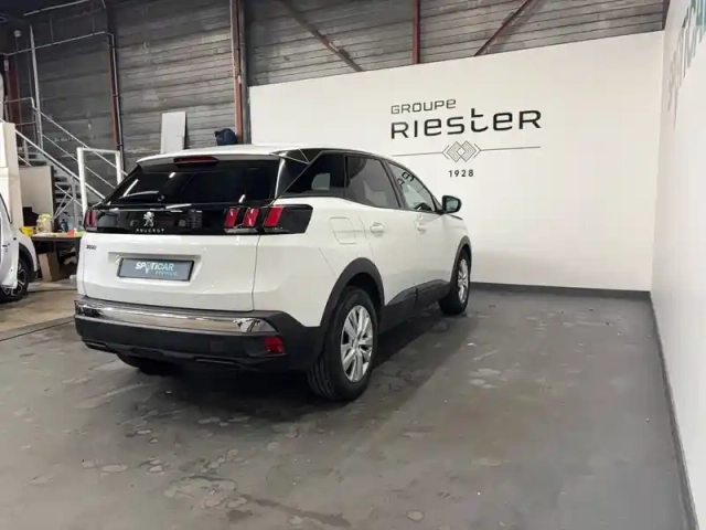 Peugeot 3008 puretech 130ch s&amp;s bvm6 — photo 1