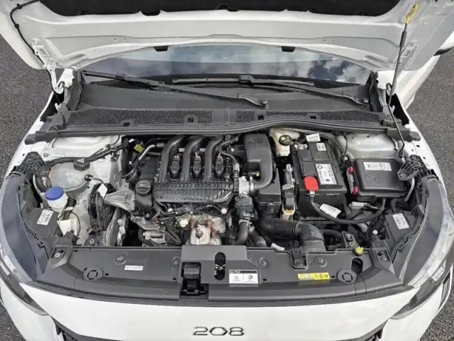 Peugeot 208 puretech 75 s&amp;s bvm5 style — photo 7