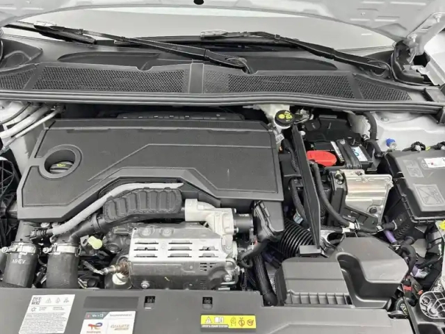 Peugeot 308 sw hybrid 145 e-dcs6 — photo 84