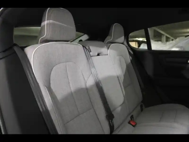 Volvo C40 recharge extended range 252ch ultimate — photo 8