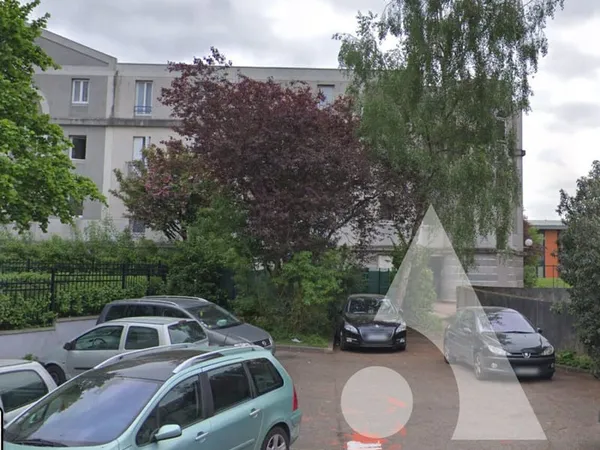 APPARTEMENT F2 AVEC 2 BALCONS ET PARKING