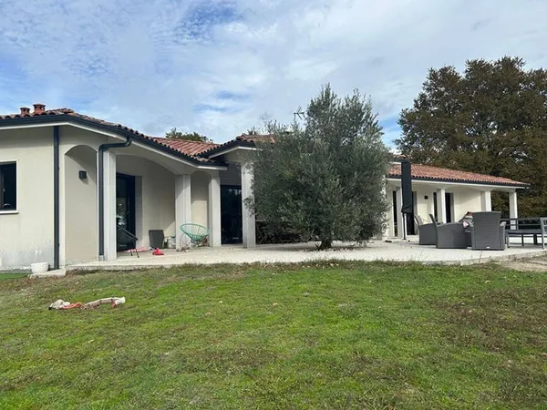 Maison 7 pièces 201 m²