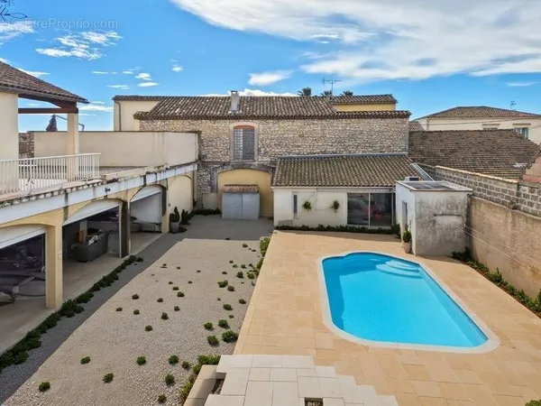 Ensemble immobilier - saint laurent d'aigouze (30)