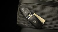 Peugeot 2008 1.2 PureTech 130ch S&S GT EAT8 — photo 16