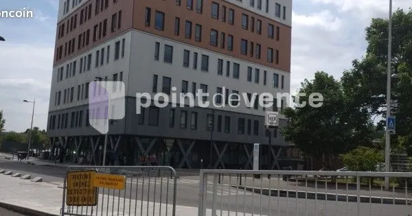 Local commercial 270 m²