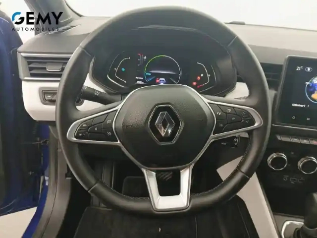 Renault Clio e-tech 140 - 21n — photo 34