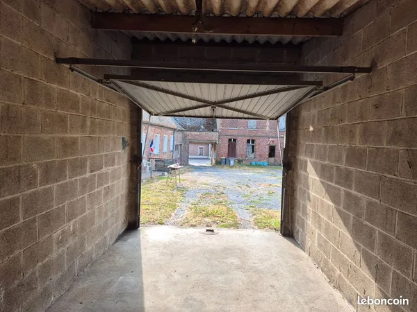 Parking/box BUSIGNY
