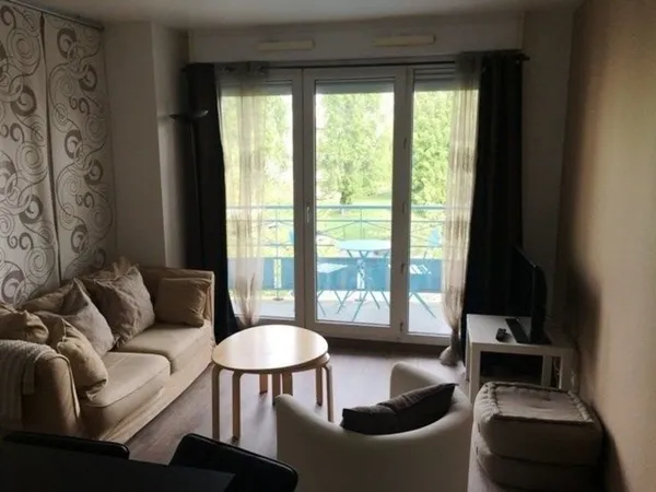 Dans une résidence studio 24m² ascenseur dispo