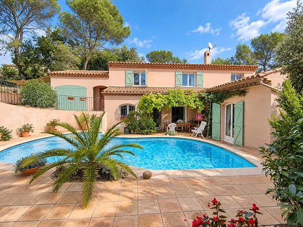 SAINT RAPHAËL VALESCURE- MAISON 4 CHAMBRES au calme absolu.