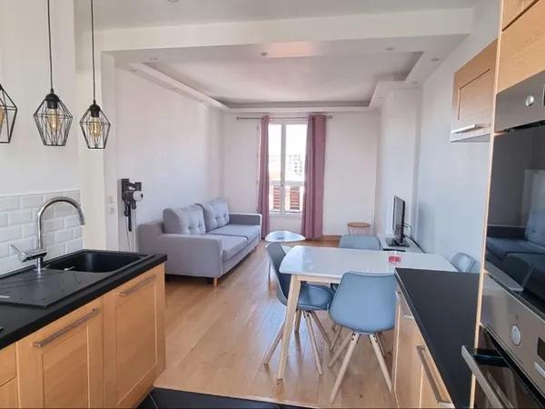 Loue appartement meublé lumineux 45 m2 proche T2 et ligne L