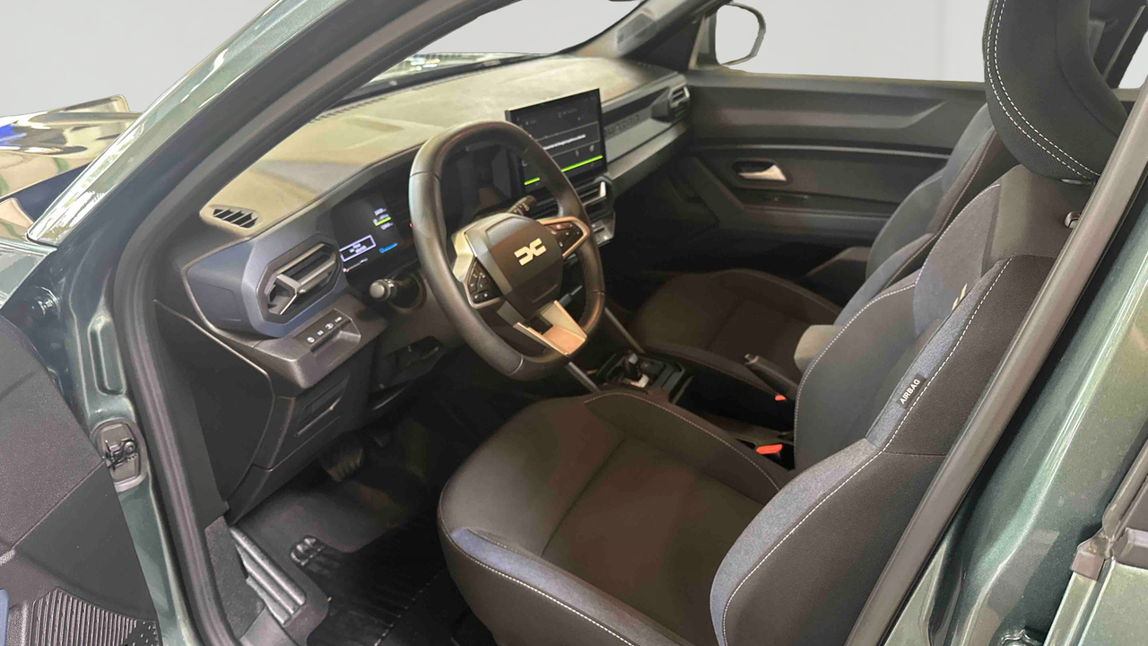Dacia Duster Hybrid 140 — photo 26