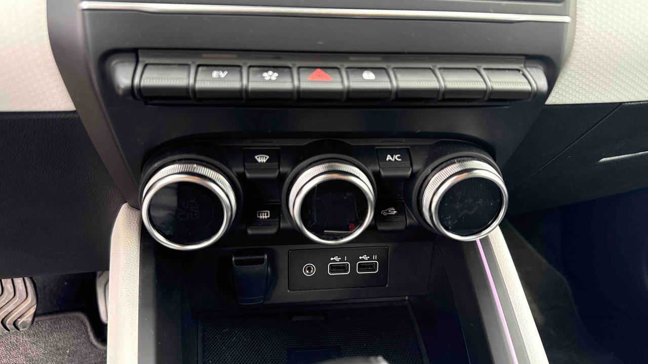Renault Clio E-Tech full hybrid 145 — photo 21
